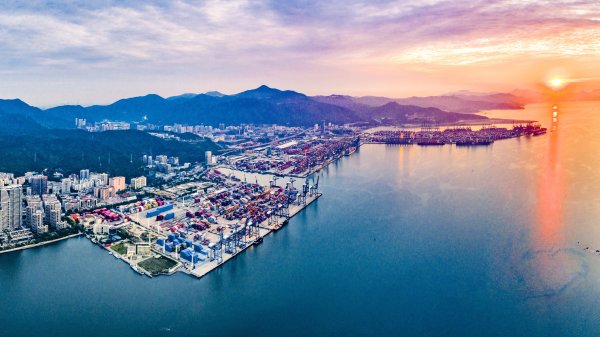 丽江市立博ladbrokes港口服务集团有限公司揭牌